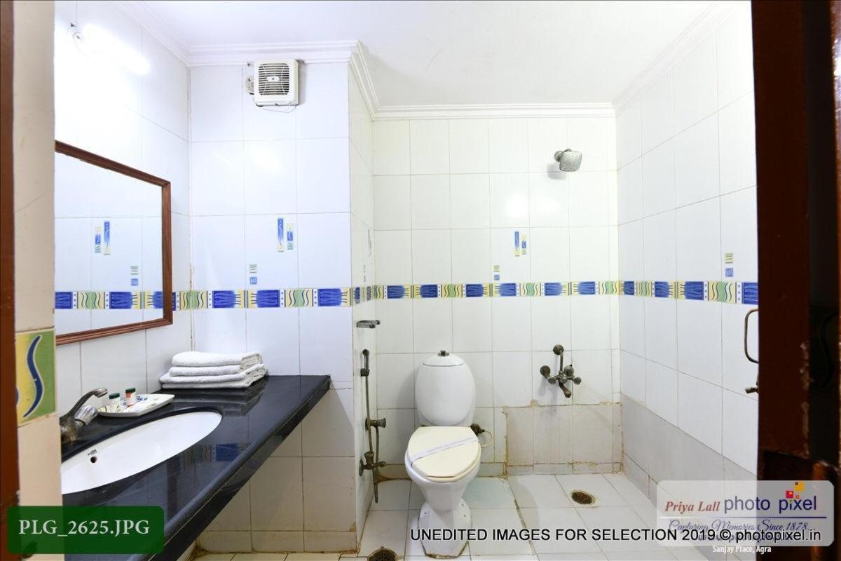 Hotel Chanakya Агра Екстер'єр фото